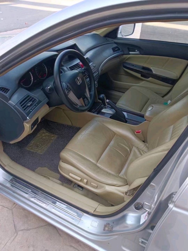 菏泽10年本田雅阁8