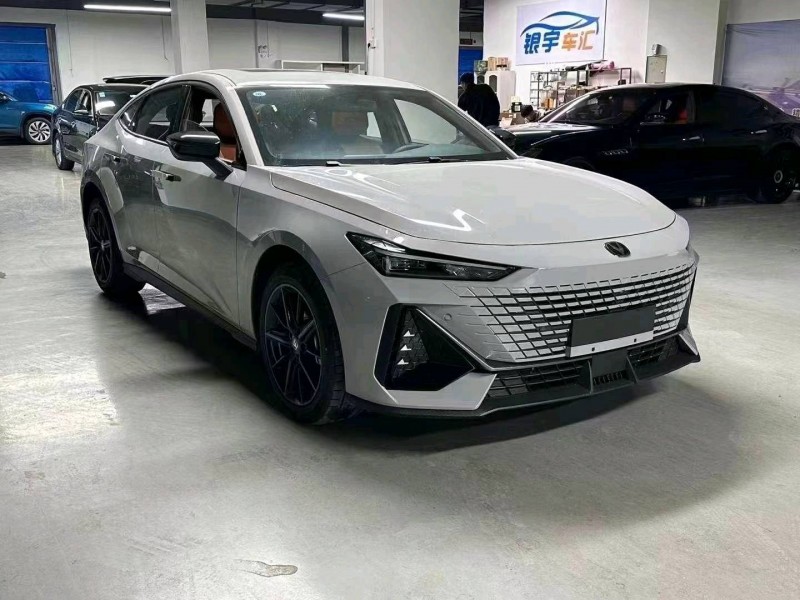 保山23年長安汽車UNI-V3