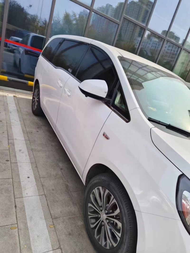 济宁21年别克GL83