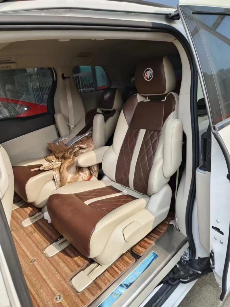 济宁21年别克GL85