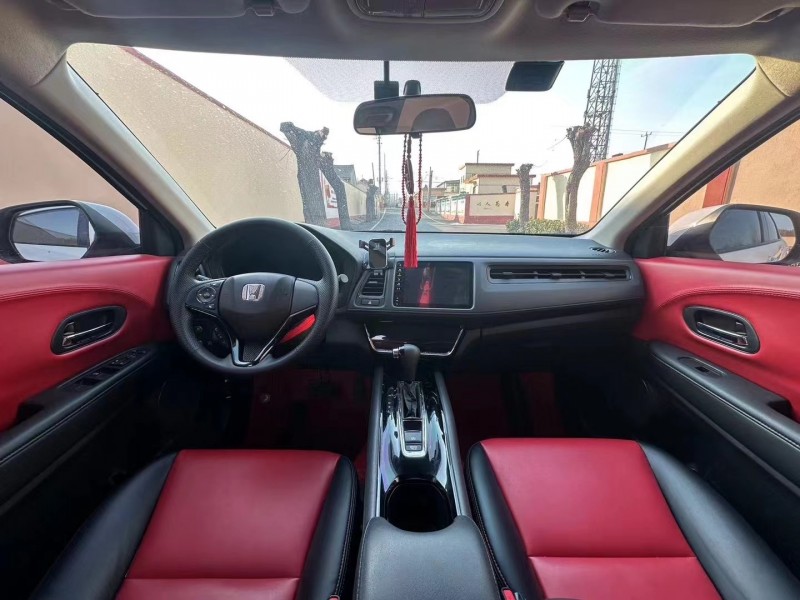 青岛22年本田缤智8