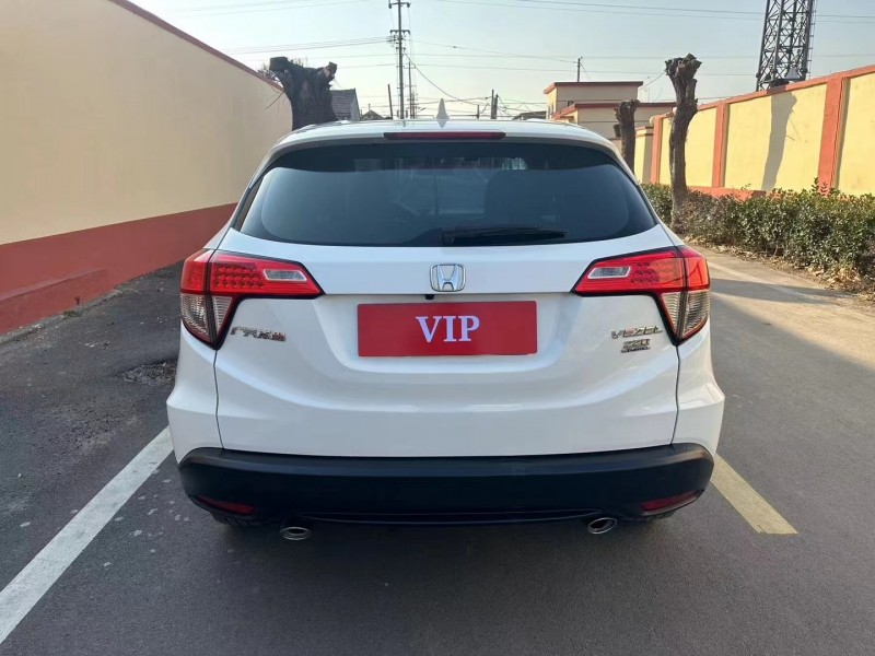 青岛22年本田缤智9