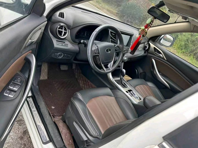 武汉16年比亚迪宋8