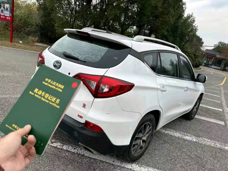 武汉16年比亚迪宋9