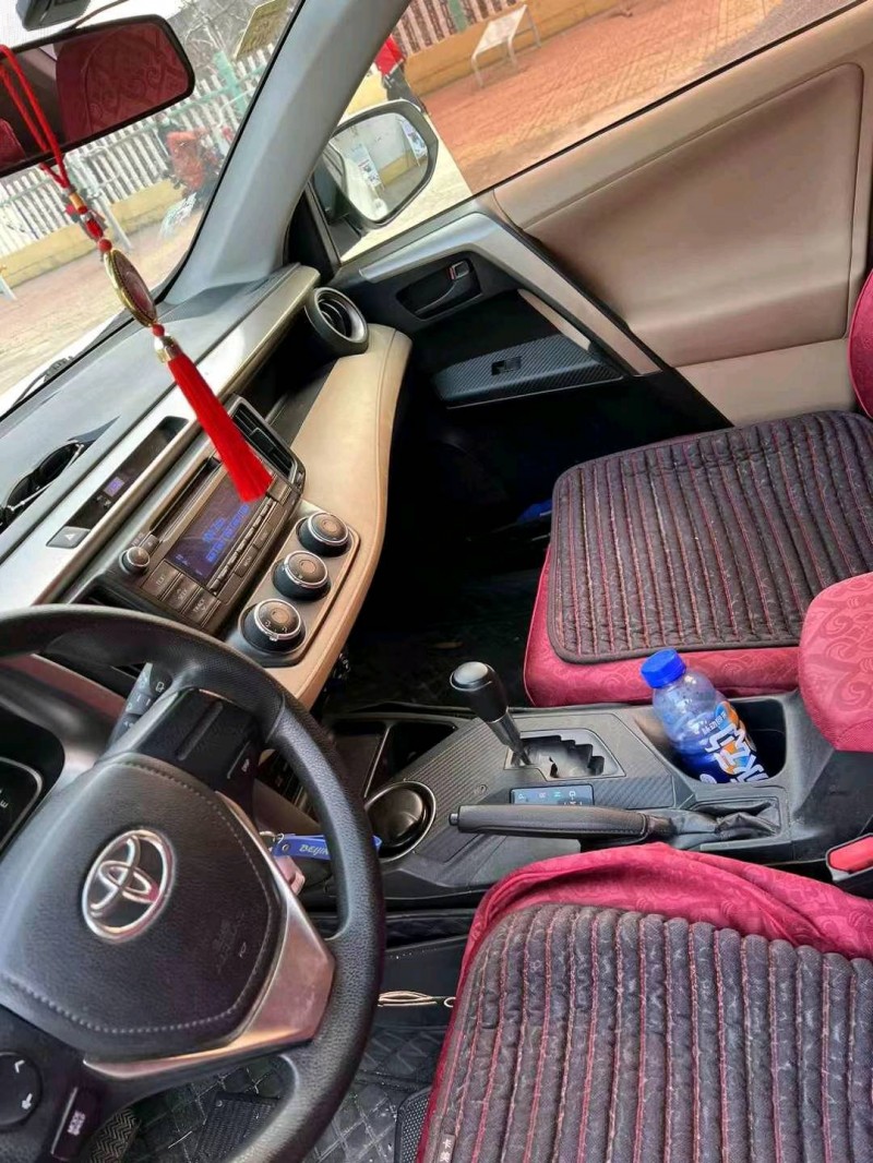 东营15年丰田RAV4荣放4