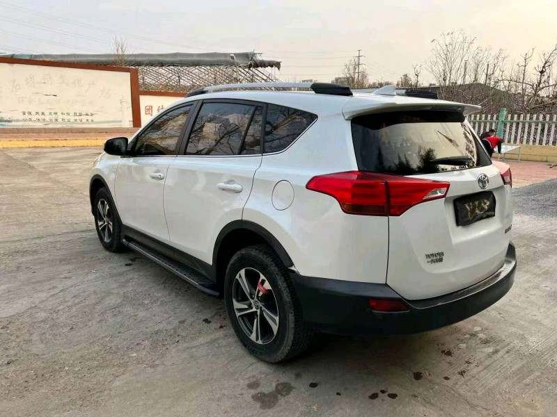 东营15年丰田RAV4荣放6