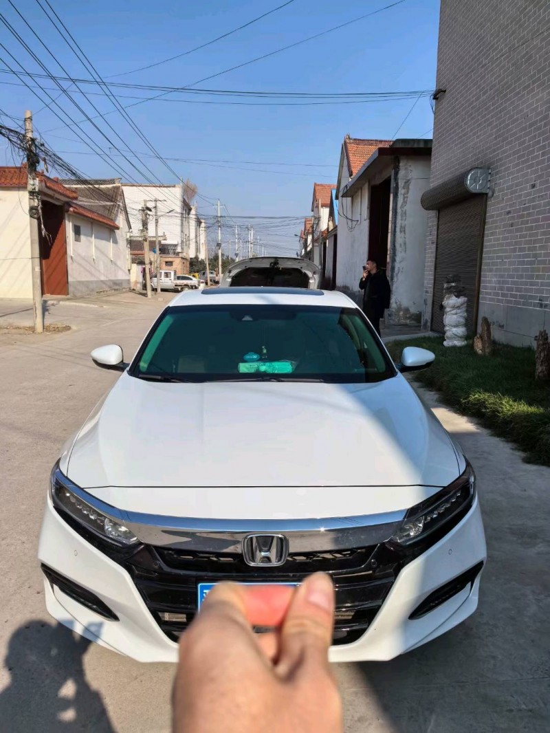 菏泽19年本田雅阁1