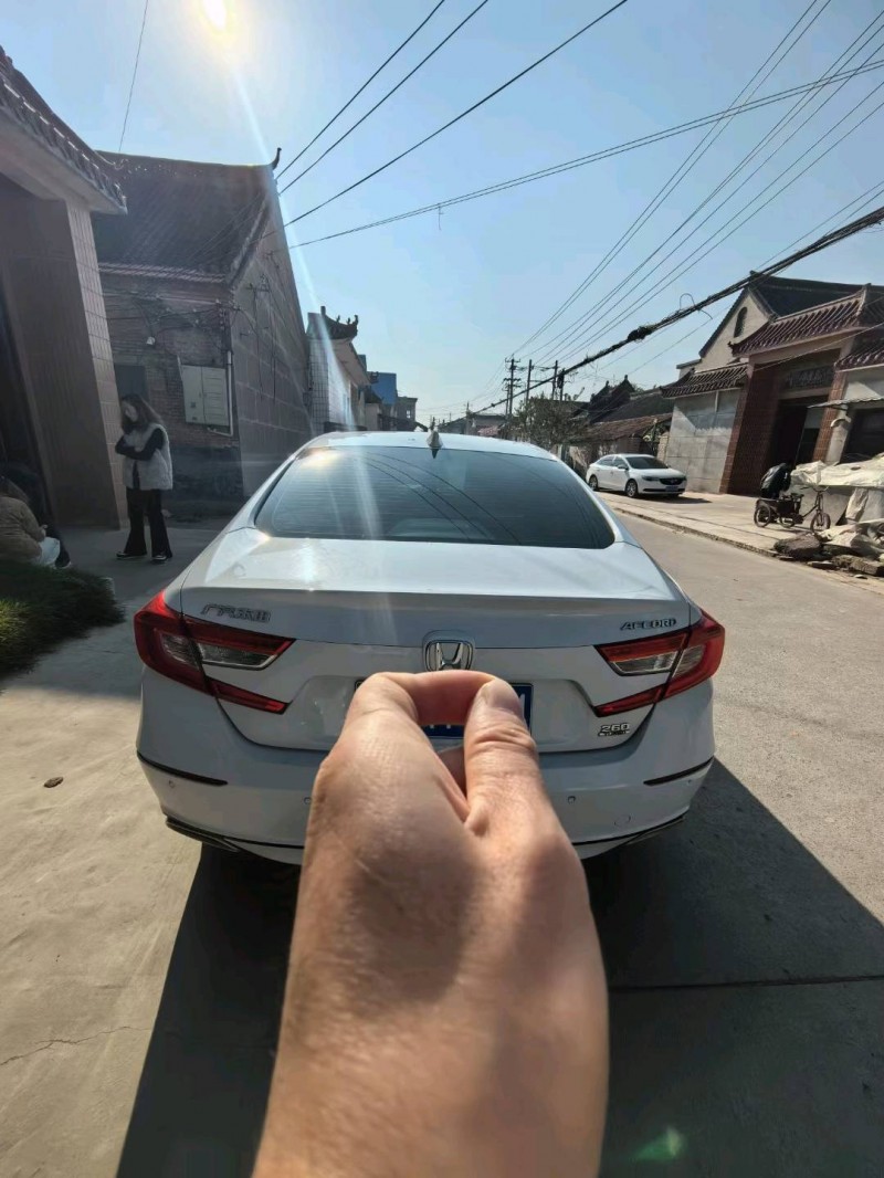 菏泽19年本田雅阁9