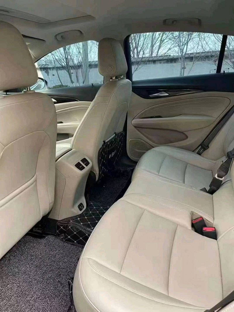 东营21年别克君威8