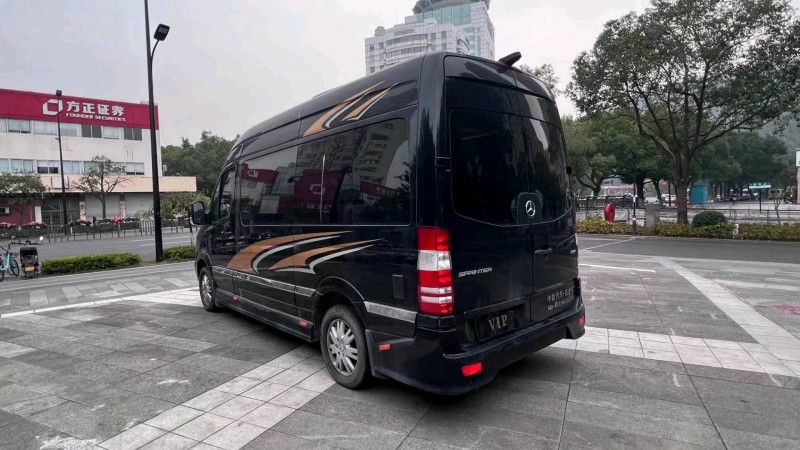 嘉兴19年奔驰斯宾特5