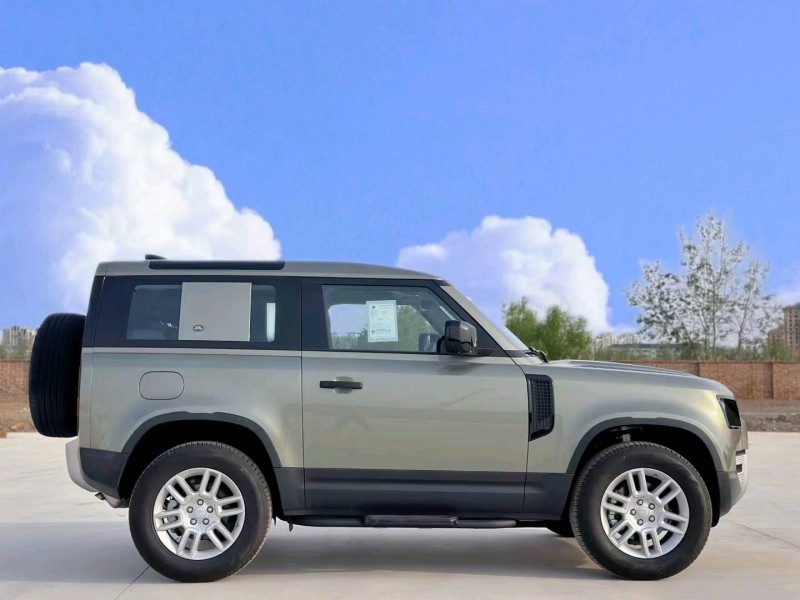 天津23年路虎卫士6