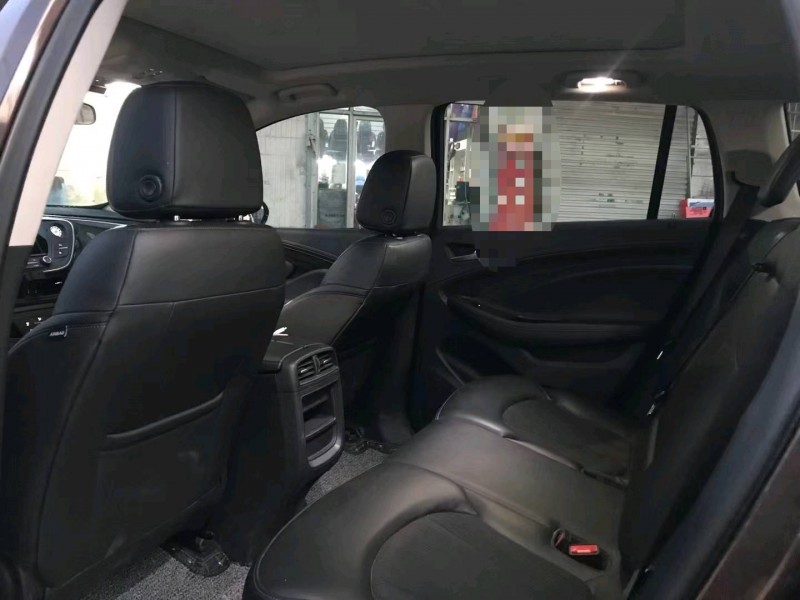 济宁20年别克昂科威6