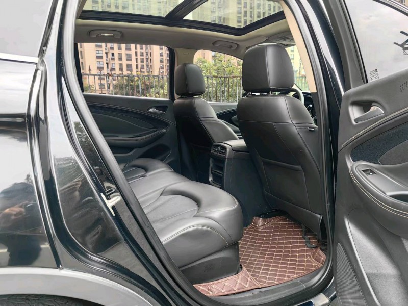 青岛16年别克昂科威6