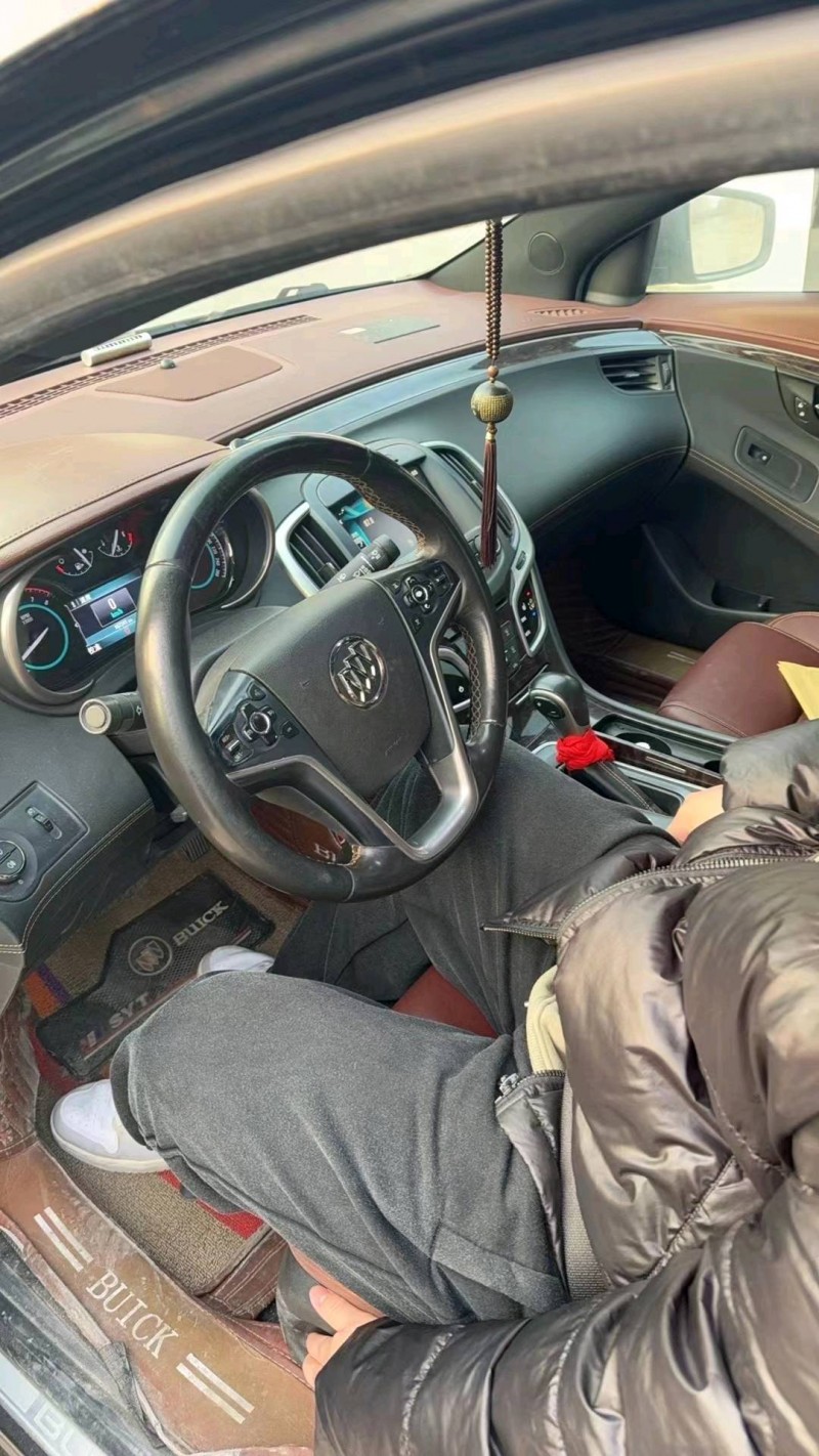 济南15年别克君越4