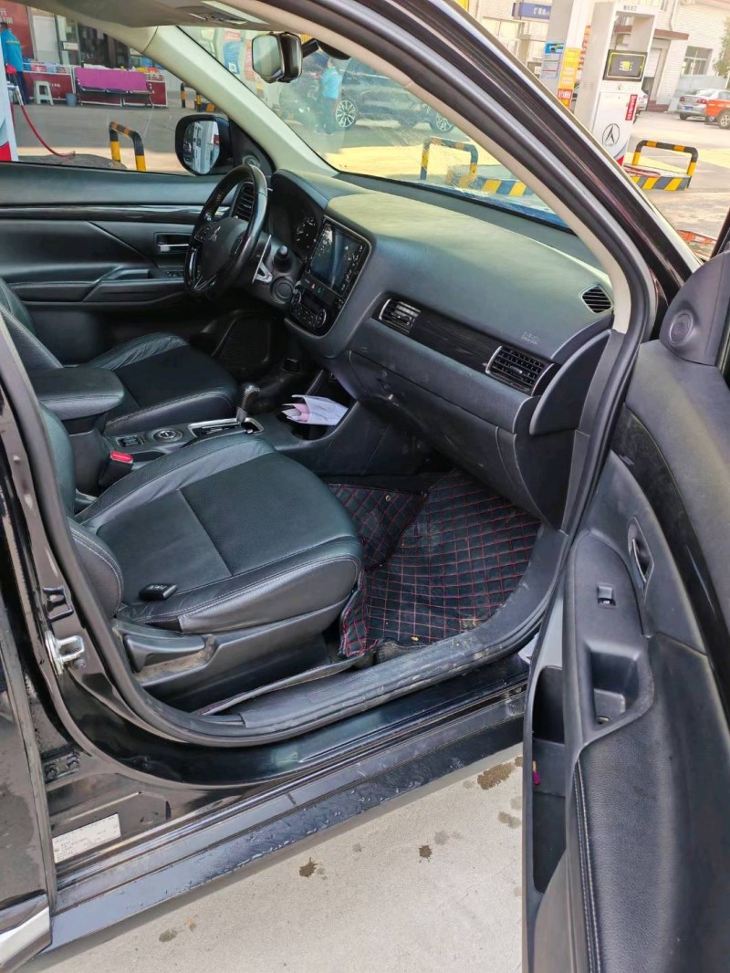 保定17年三菱欧蓝德6