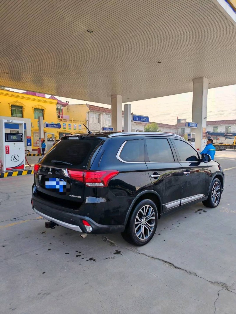 保定17年三菱欧蓝德8