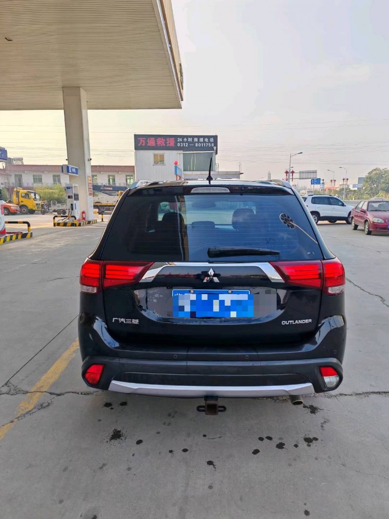 保定17年三菱欧蓝德9