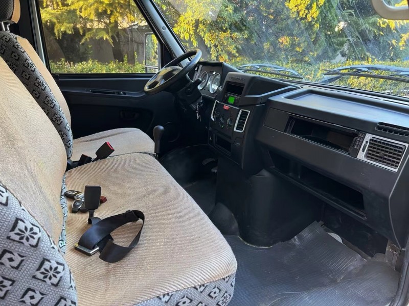 潍坊17年依维柯得意8