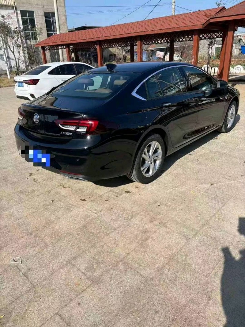 马鞍山23年别克君威8