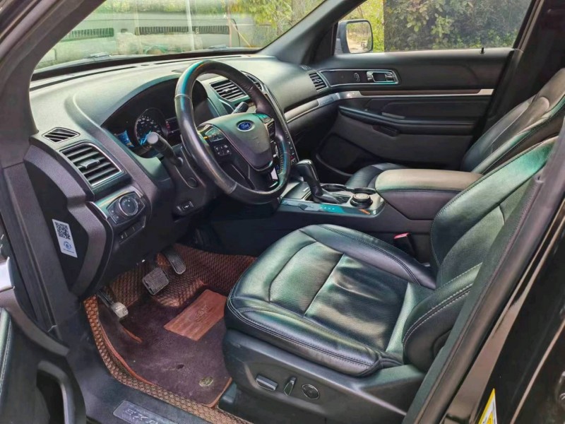 保定16年福特探险者4