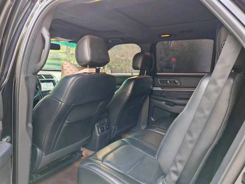 保定16年福特探险者5