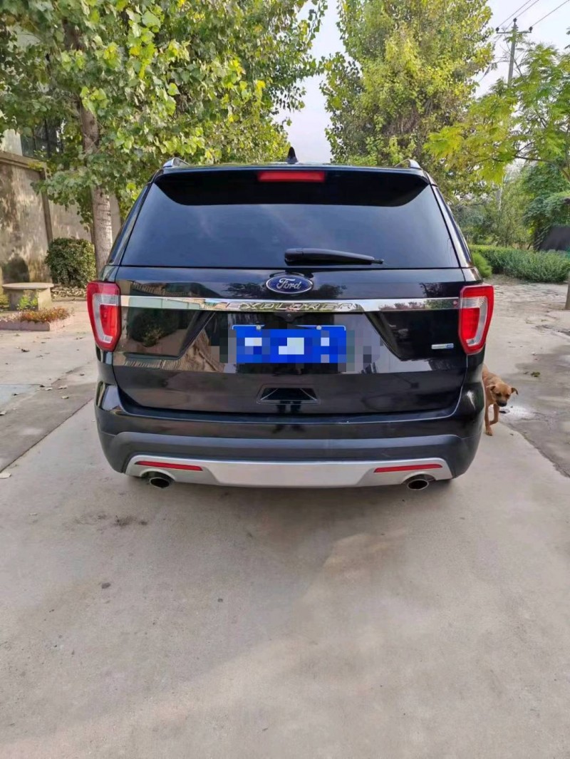 保定16年福特探险者9