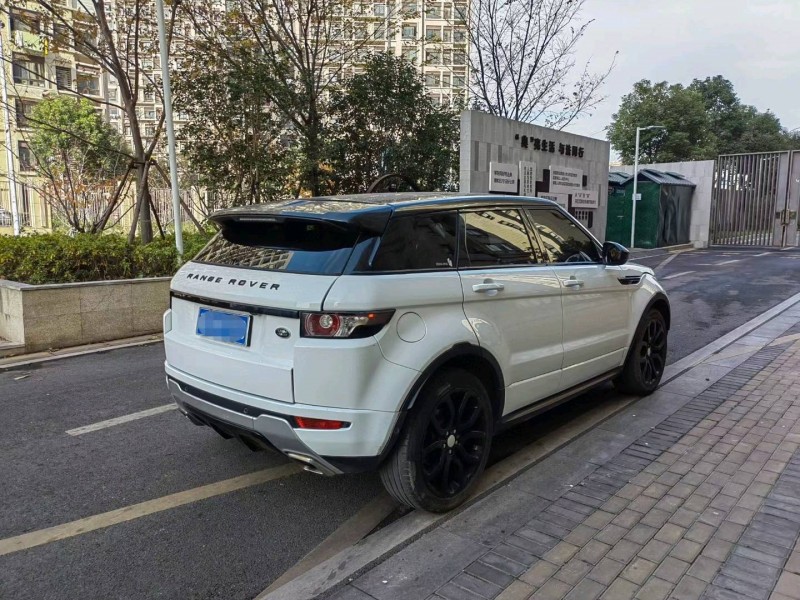 苏州14年路虎极光8