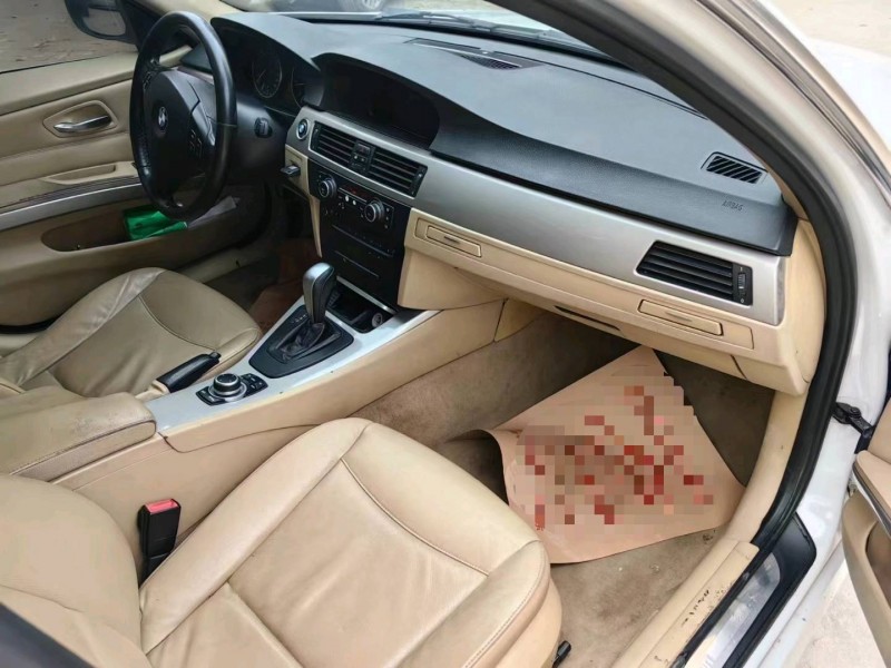 保定11年宝马3系6