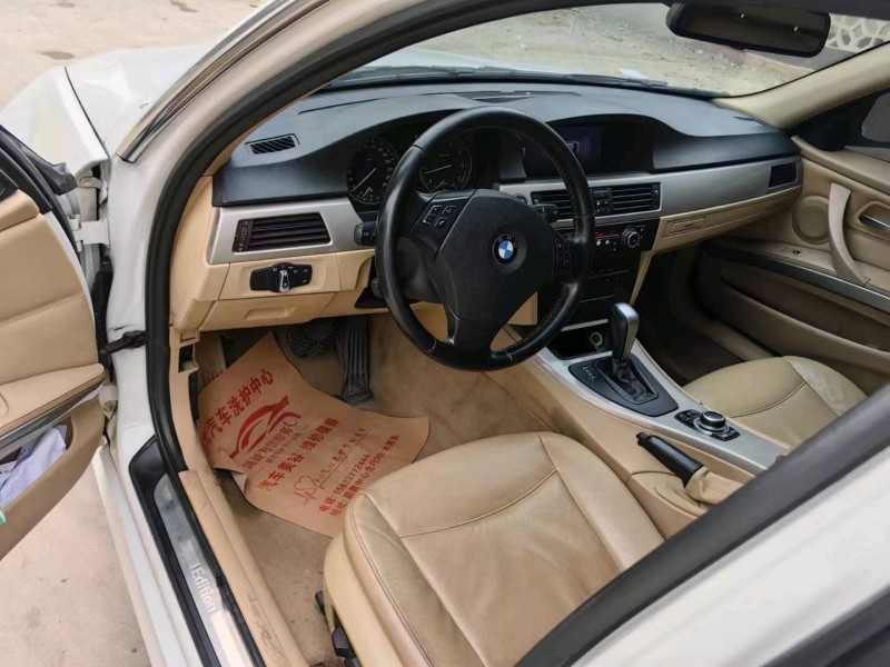 保定11年宝马3系8