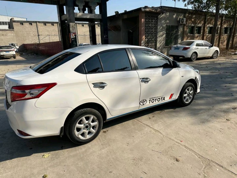 保定16年丰田威驰4