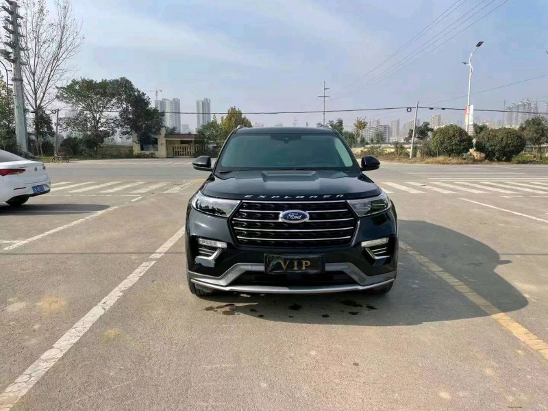 东营21年福特探险者1