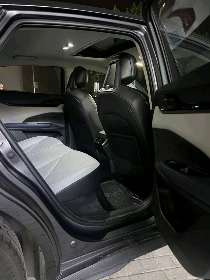 重庆23年长安汽车UNI-V8