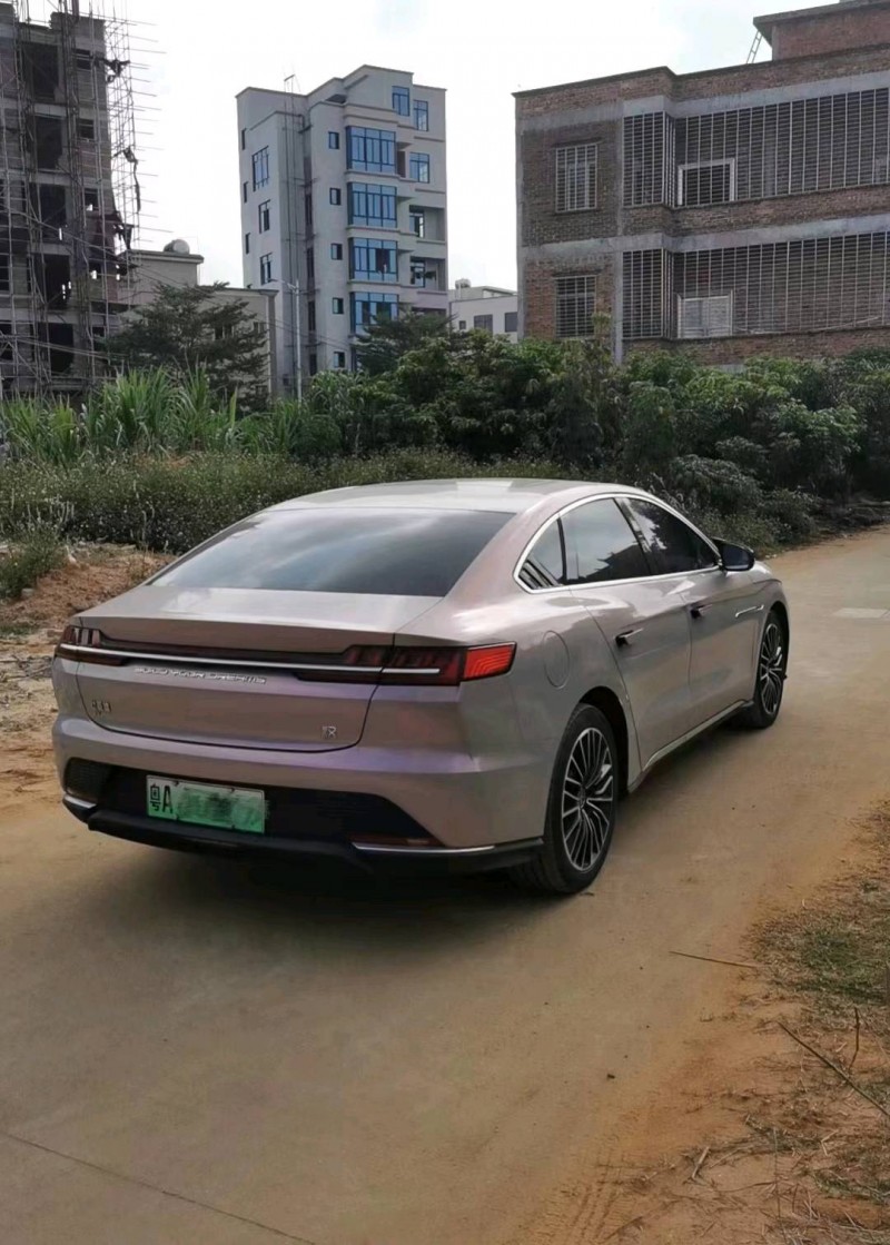 汕头22年比亚迪汉2