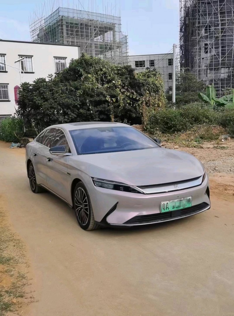 汕头22年比亚迪汉3