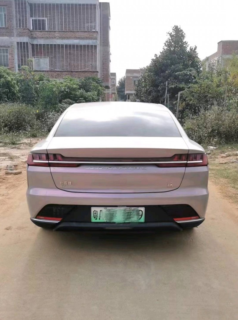 汕头22年比亚迪汉4