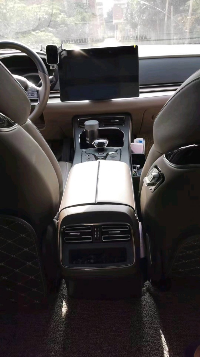 汕头22年比亚迪汉8