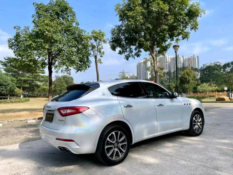 东莞16年玛莎拉蒂Levante8
