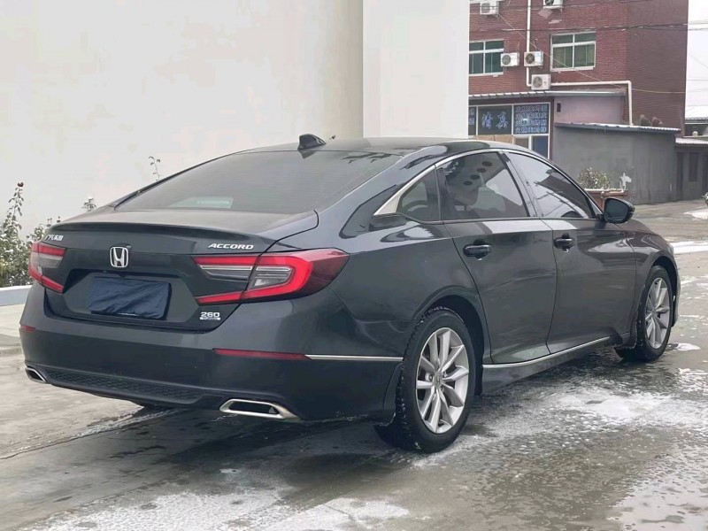 邯郸22年本田雅阁6