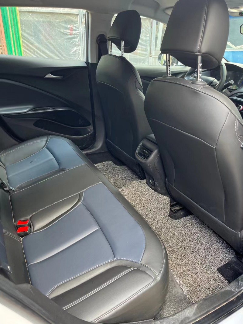 济宁22年别克微蓝4