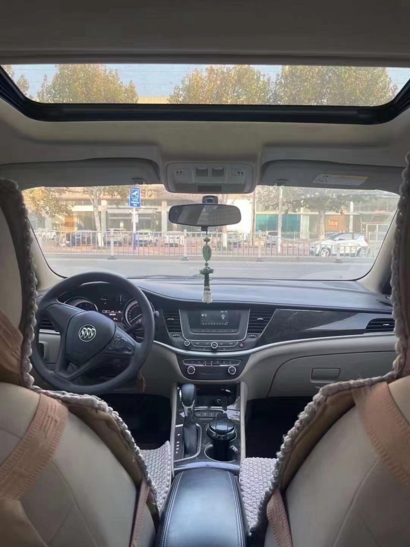 济宁18年别克威朗4