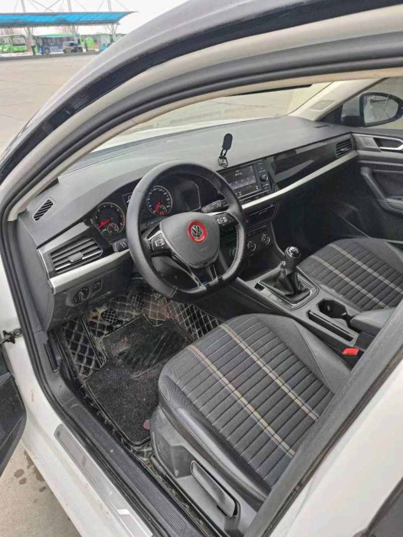 邯郸19年大众朗逸8