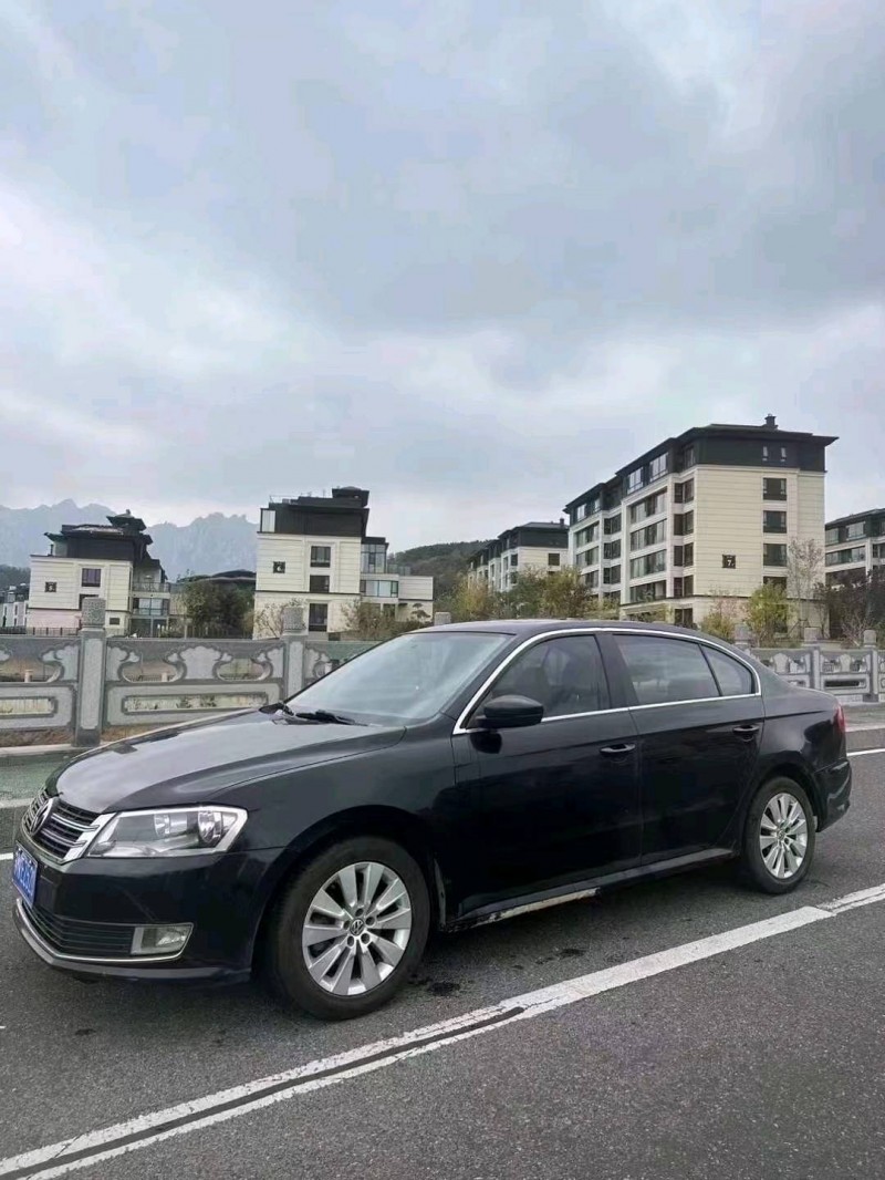 青岛13年大众朗逸3