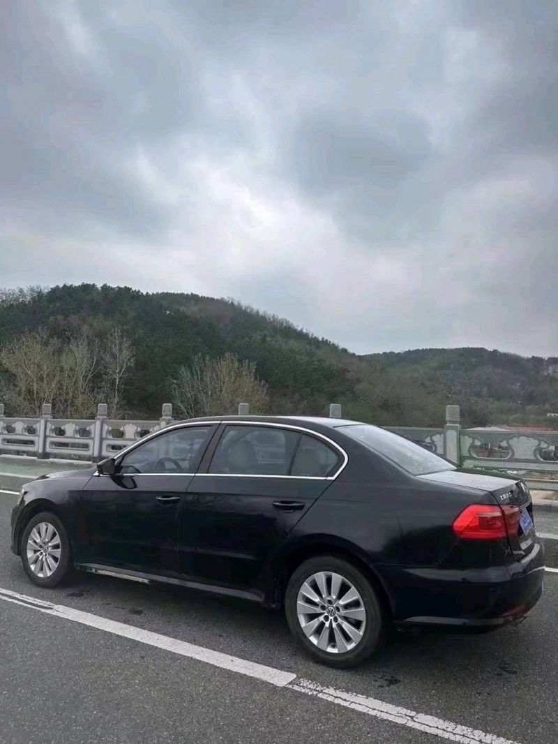 青岛13年大众朗逸7