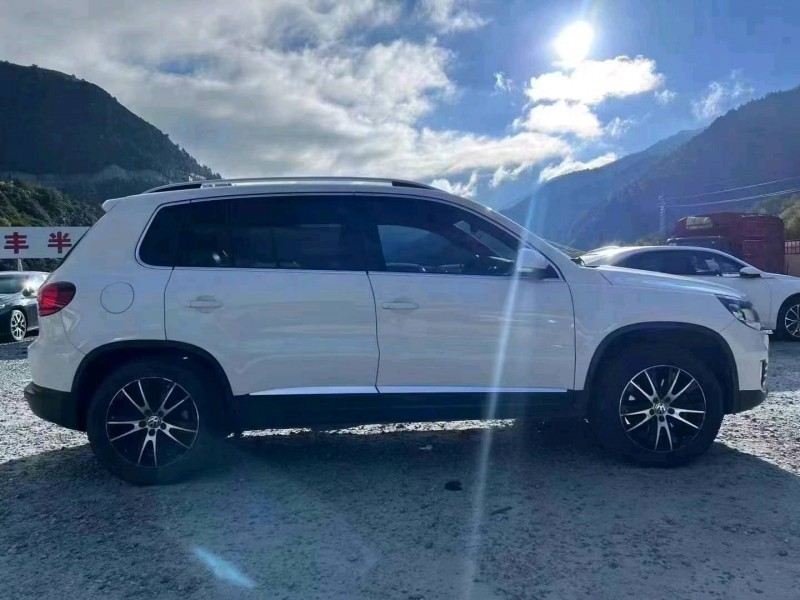 成都16年大众途观8