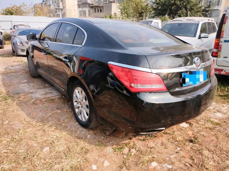 枣庄15年别克君越8