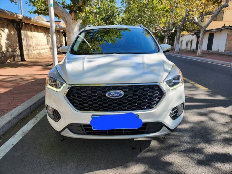 青岛18年福特翼虎1