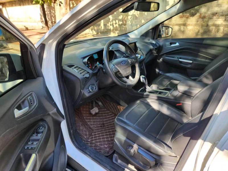 青岛18年福特翼虎6