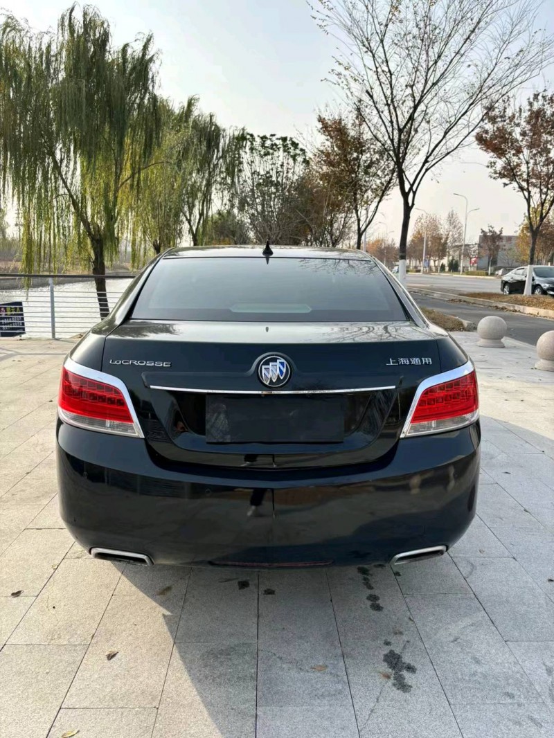 宿迁12年别克君越9