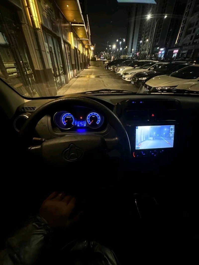 青岛23年长安汽车睿行6