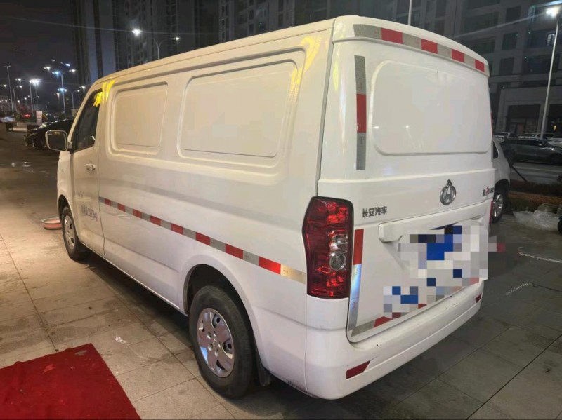 青岛23年长安汽车睿行8